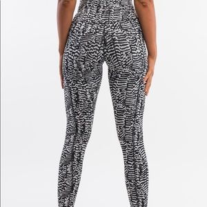 Echt Essentia Scrunch Leggings